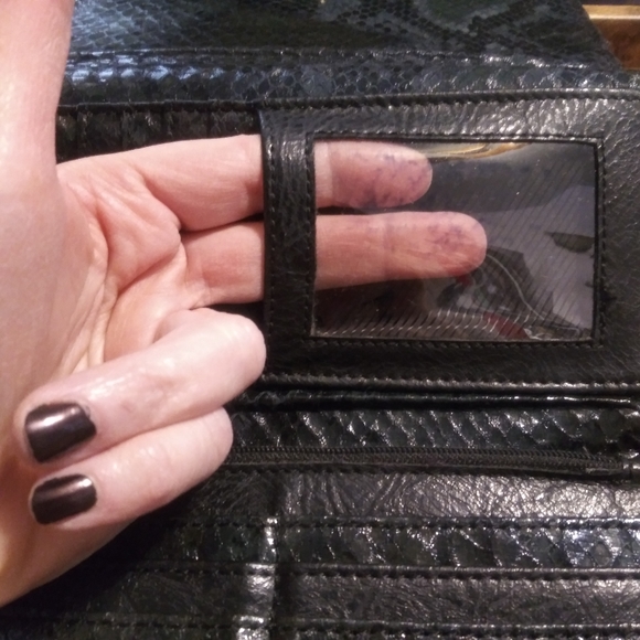 Kenneth Cole Reaction Black Snakeprint Faux Leather Wallet - Picture 13 of 14